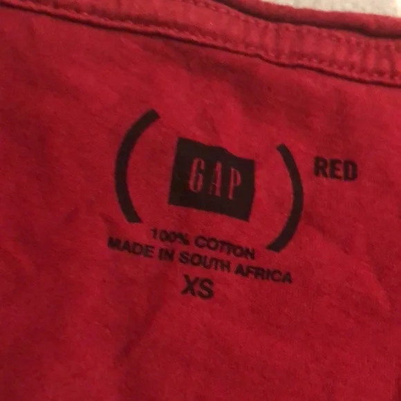 GAP Red “INSPI(RED)” Vneck Short Sleeve Top Size XS - Picture 2 of 9